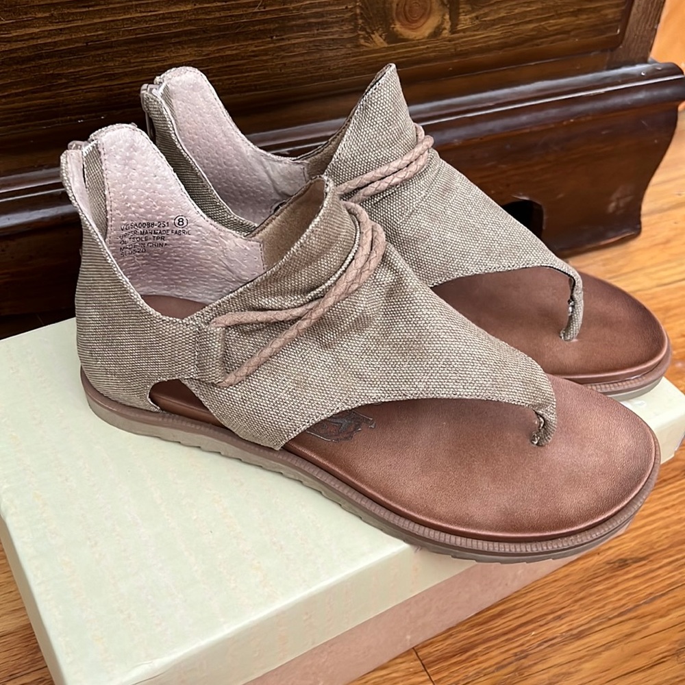 Very G Sparta sandals. Tan. Size 8.